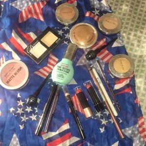 Makeup bundle. 17 items